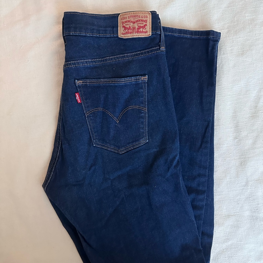 Levi’s Slimming Skinny Jeans Size 31